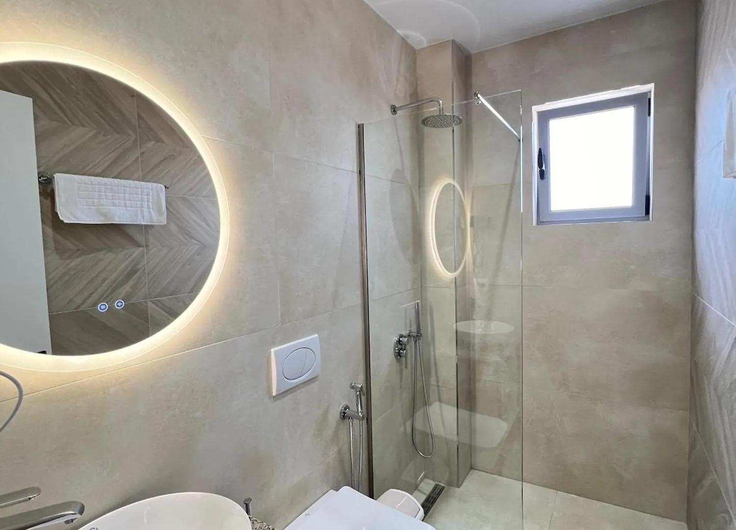 Grand Blue Lux Hotel Sarande Apartment