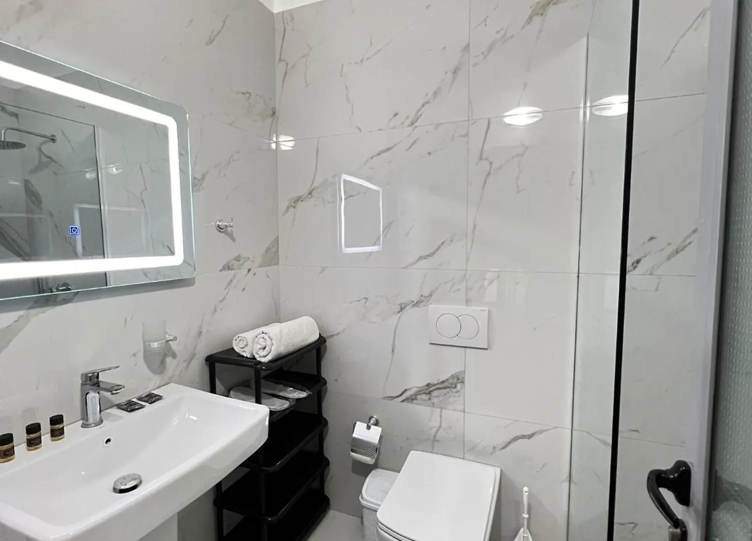 Grand Blue Lux Hotel Sarande 0*,